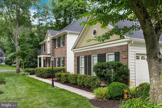 9721 S PARK CIR, Fairfax Station, VA 22039