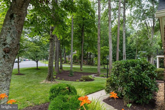 9721 S PARK CIR, Fairfax Station, VA 22039