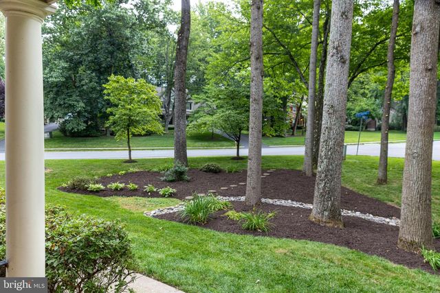 9721 S PARK CIR, Fairfax Station, VA 22039