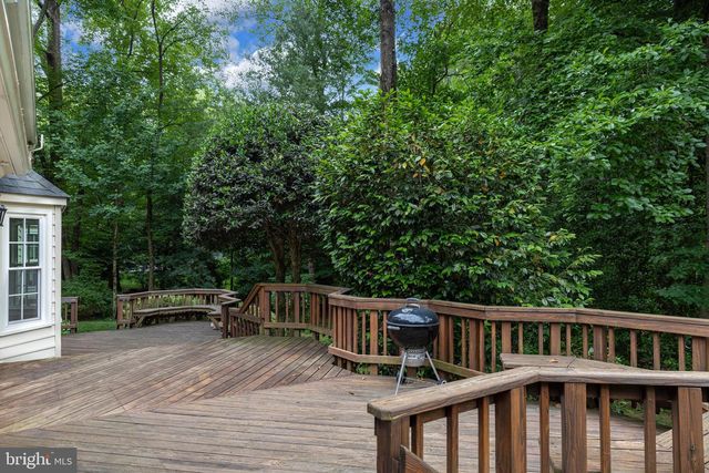 9721 S PARK CIR, Fairfax Station, VA 22039