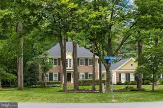 9721 S PARK CIR, Fairfax Station, VA 22039