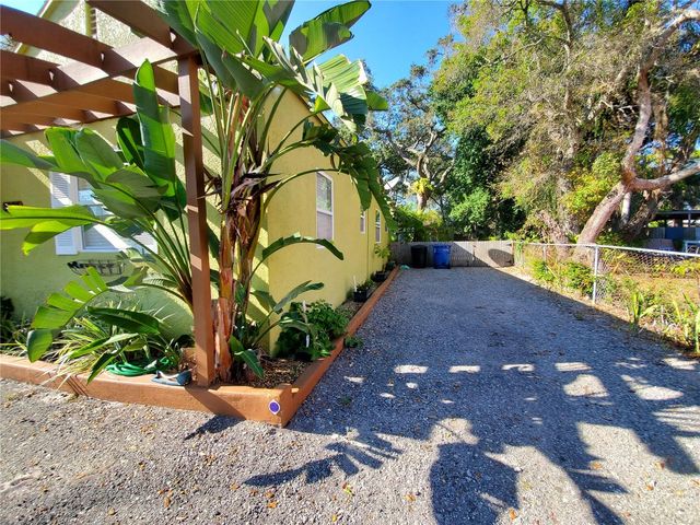 3003 DESOTO WAY S, St Petersburg, FL 33712