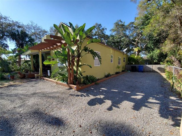 3003 DESOTO WAY S, St Petersburg, FL 33712