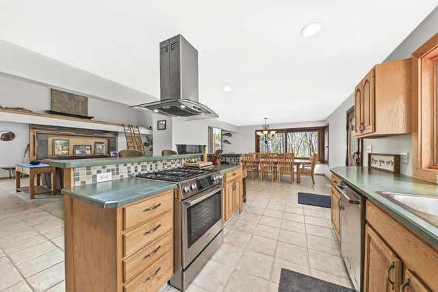 4302 Woodward DRIVE, Franklin, WI 53132