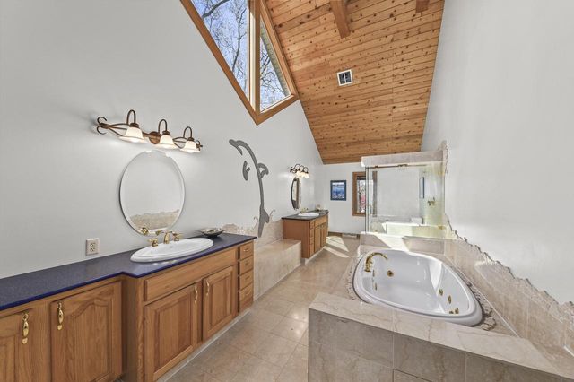 4302 Woodward DRIVE, Franklin, WI 53132