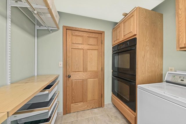 4302 Woodward DRIVE, Franklin, WI 53132