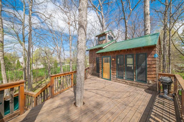 4302 Woodward DRIVE, Franklin, WI 53132
