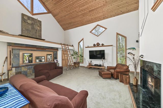 4302 Woodward DRIVE, Franklin, WI 53132
