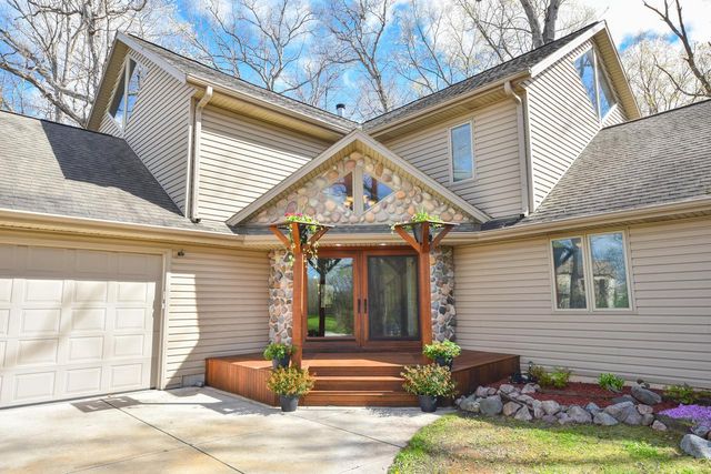 4302 Woodward DRIVE, Franklin, WI 53132