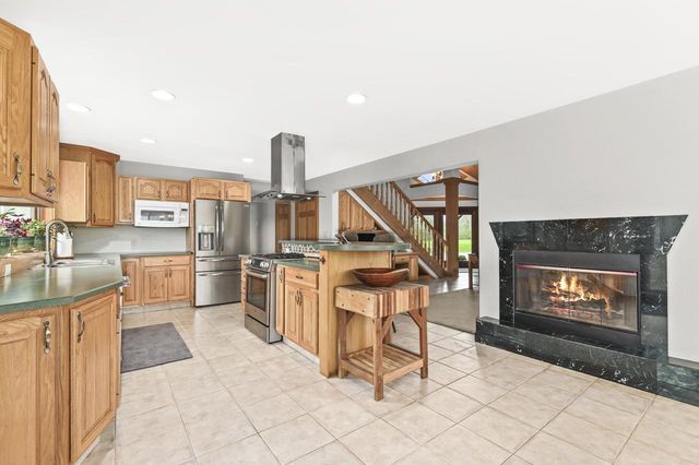 4302 Woodward DRIVE, Franklin, WI 53132