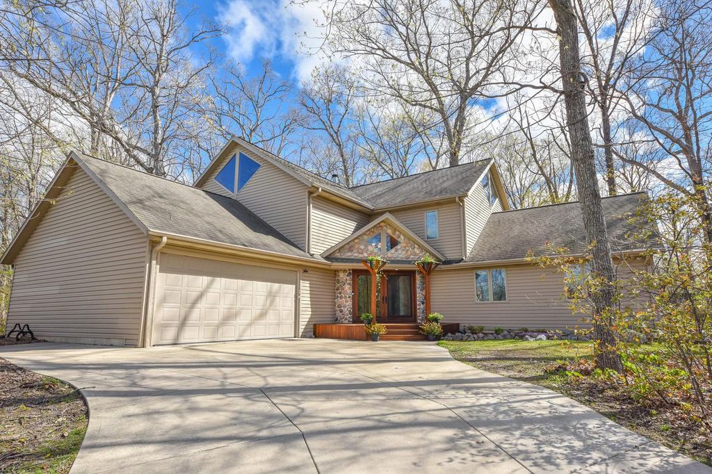 4302 Woodward DRIVE, Franklin, WI 53132