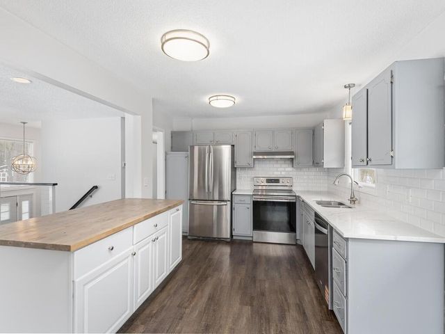 5912 Stoneybrook Drive, Minnetonka, MN 55345