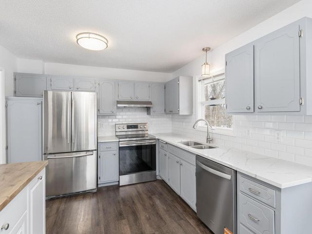 5912 Stoneybrook Drive, Minnetonka, MN 55345