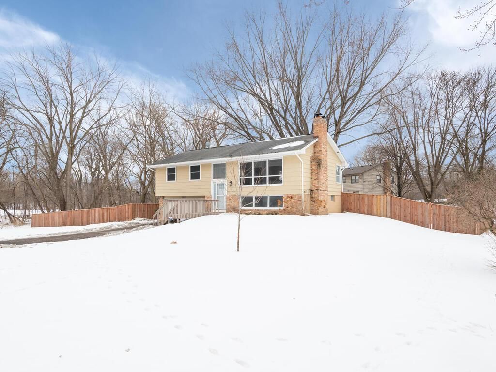 5912 Stoneybrook Drive, Minnetonka, MN 55345