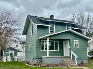 412 Hamilton Ave, Kingsford, MI 49802