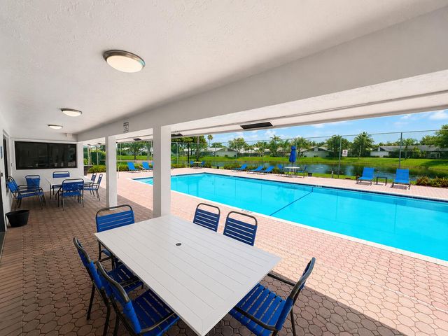 1158 Summit Trail Circle C, West Palm Beach, FL 33415