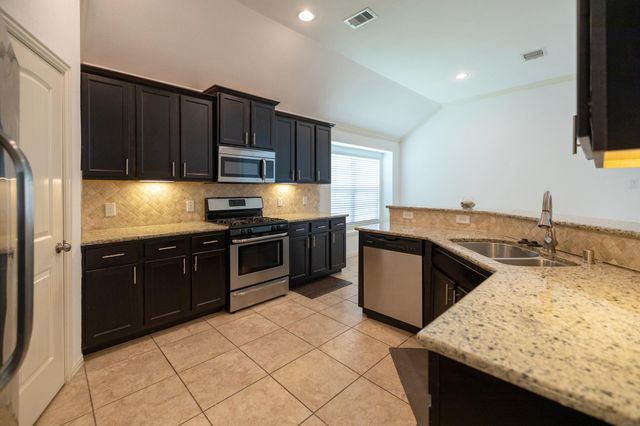 1822 Olive Pine Drive, Fresno, TX 77545