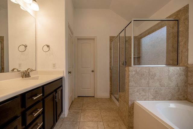 1822 Olive Pine Drive, Fresno, TX 77545