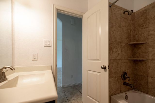 1822 Olive Pine Drive, Fresno, TX 77545