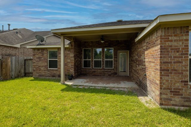 1822 Olive Pine Drive, Fresno, TX 77545
