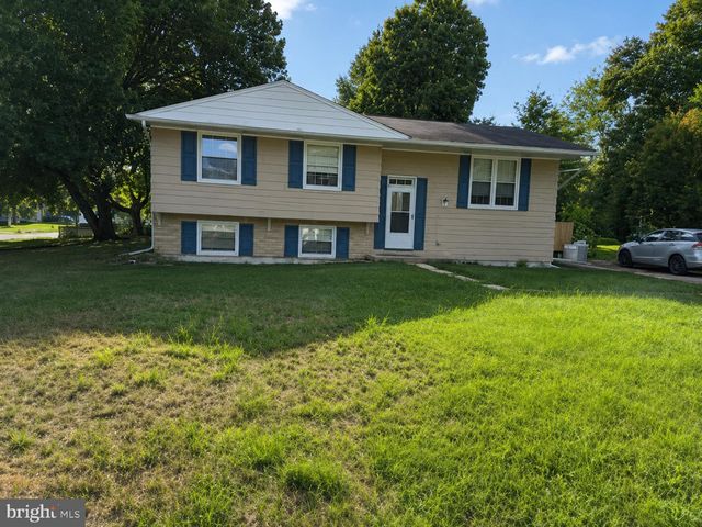 8018 HAMMOND ST, Alexandria, VA 22309