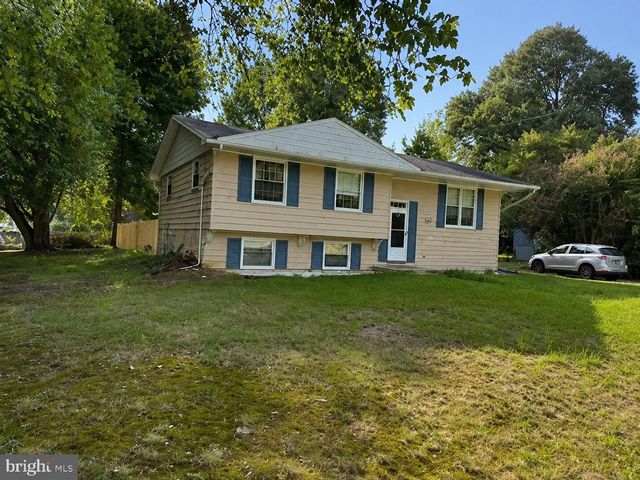 8018 HAMMOND ST, Alexandria, VA 22309