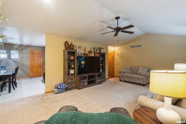 1205 28TH Avenue, Silvis, IL 61282