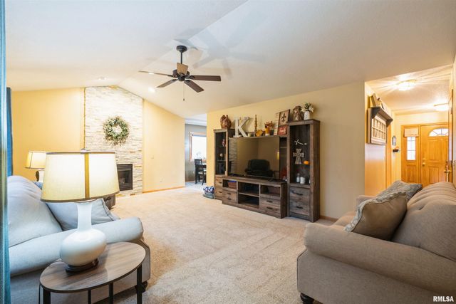 1205 28TH Avenue, Silvis, IL 61282