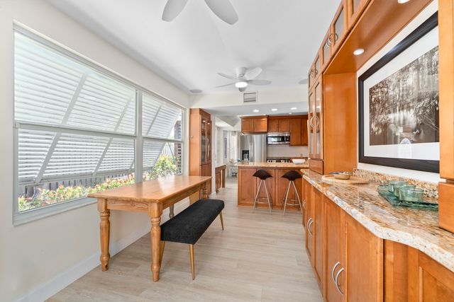 205 N 18th Ave Avenue N, Lake Worth Beach, FL 33460