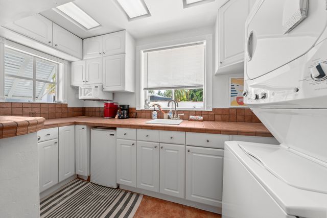 205 N 18th Ave Avenue N, Lake Worth Beach, FL 33460