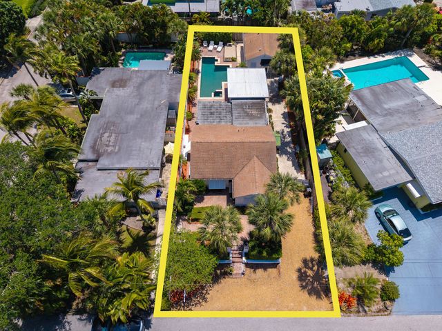 205 N 18th Ave Avenue N, Lake Worth Beach, FL 33460
