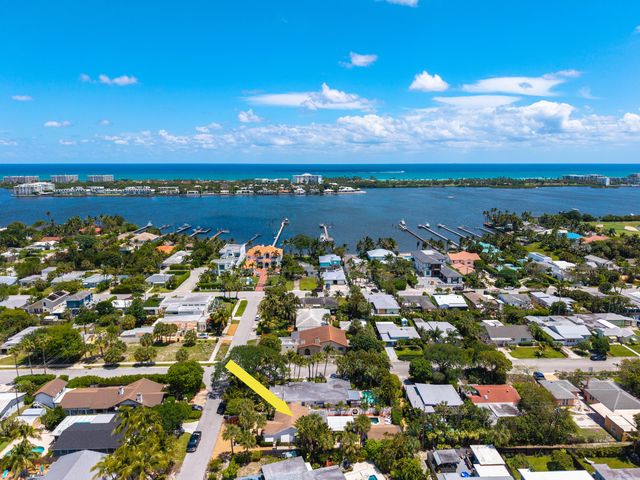 205 N 18th Ave Avenue N, Lake Worth Beach, FL 33460
