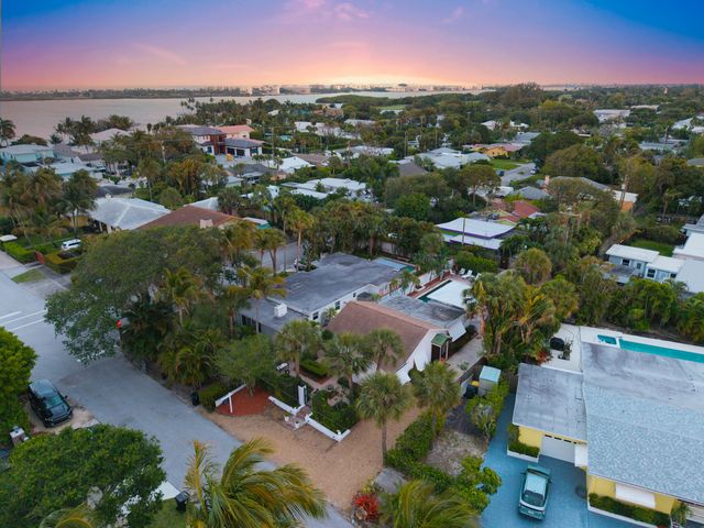 205 N 18th Ave Avenue N, Lake Worth Beach, FL 33460