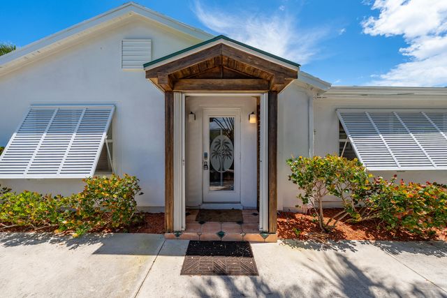 205 N 18th Ave Avenue N, Lake Worth Beach, FL 33460