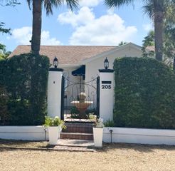 205 N 18th Ave Avenue N, Lake Worth Beach, FL 33460