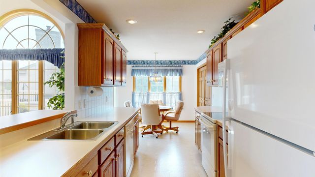 5643 Firethorne Drive, Bay City, MI 48706