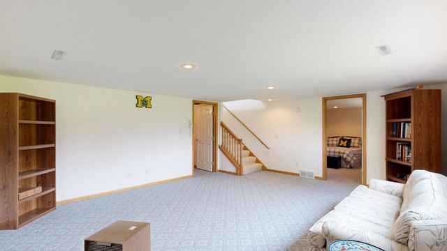 5643 Firethorne Drive, Bay City, MI 48706
