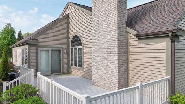 5643 Firethorne Drive, Bay City, MI 48706