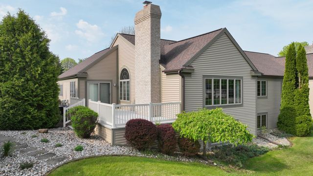 5643 Firethorne Drive, Bay City, MI 48706