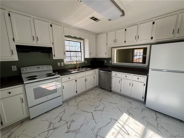 4832 Eastern Hills, Cottondale, AL 35453