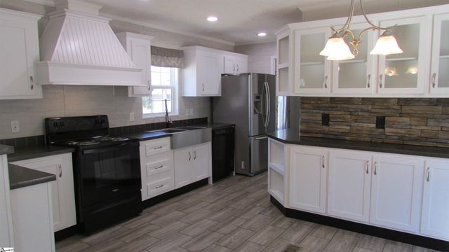 3236 Burnt Mill Creek Road, Laurens, SC 29360