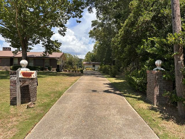 6185 Willie Varnum Rd, Cottonwood, AL 36320