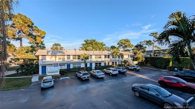 2929 SE Ocean Boulevard L8, Stuart, FL 34996