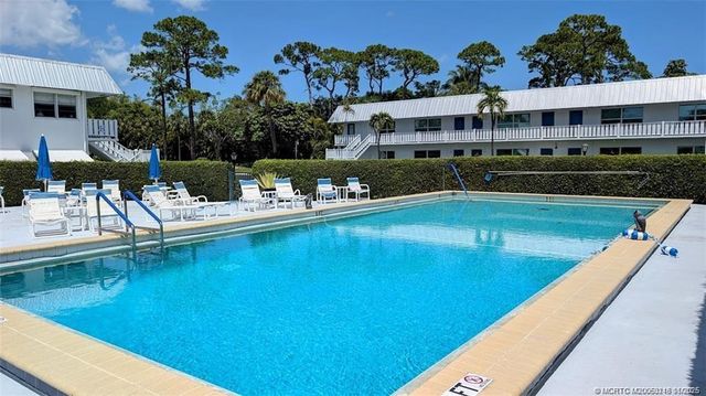 2929 SE Ocean Boulevard L8, Stuart, FL 34996