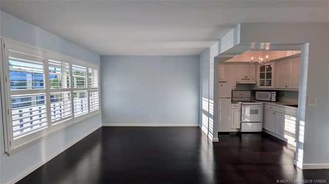 2929 SE Ocean Boulevard L8, Stuart, FL 34996