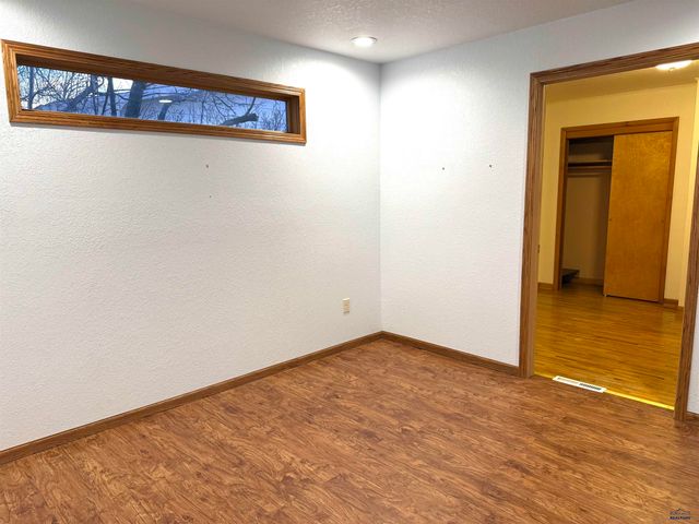 445 S 17TH, Hot Springs, SD 57747