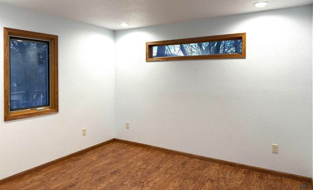 445 S 17TH, Hot Springs, SD 57747