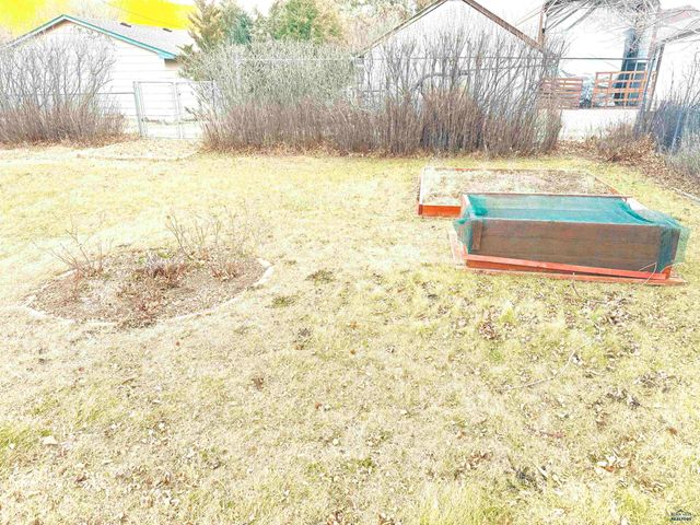 445 S 17TH, Hot Springs, SD 57747