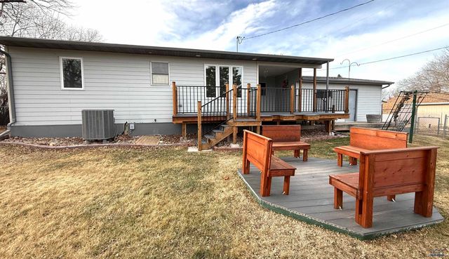 445 S 17TH, Hot Springs, SD 57747