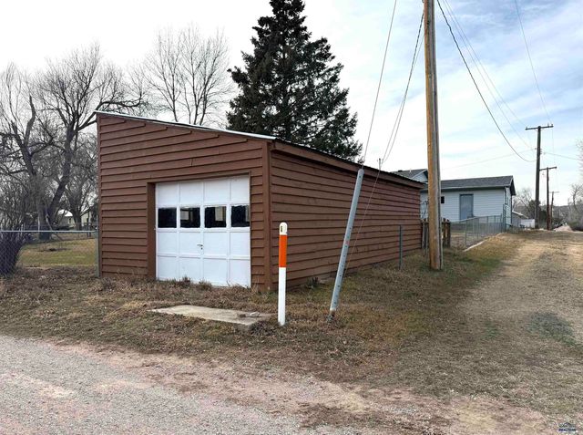 445 S 17TH, Hot Springs, SD 57747